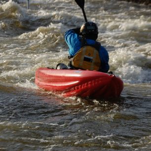 Testování na kanále v Troji
