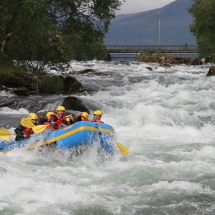 Zdolávání peřejí / F: Jølster rafting