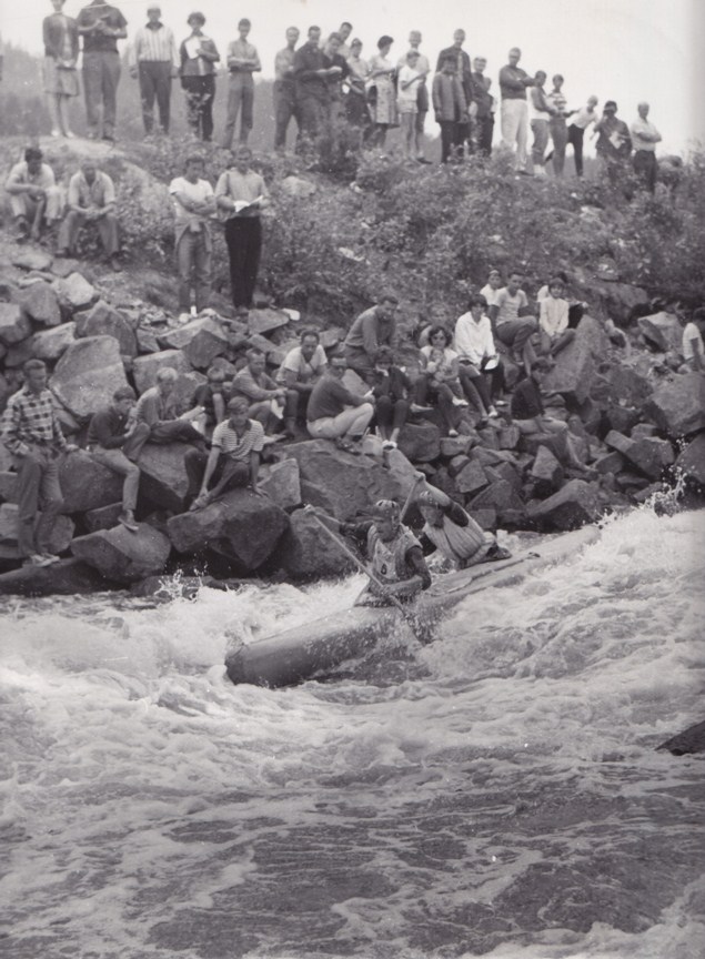 12.	Lipno, C2mix s Emou, mistrovství ve sjezdu ČSR 1966