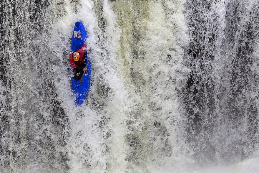 Martin letí s vodou na Homerunu / F: David „Vory“ Sodomka