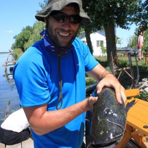 Pětikilový sumec za 50 lei / F: Vít Čenovský