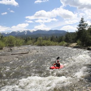 Iskar s pohořím Rila v pozadí / F: Gabriela Hošková, Radek Schwarz