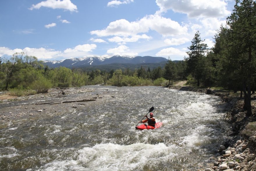 Iskar s pohořím Rila v pozadí / F: Gabriela Hošková, Radek Schwarz