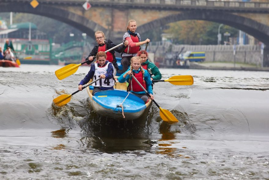 Napříč Prahou - přes tři jezy. Autor: Václav Štěpán