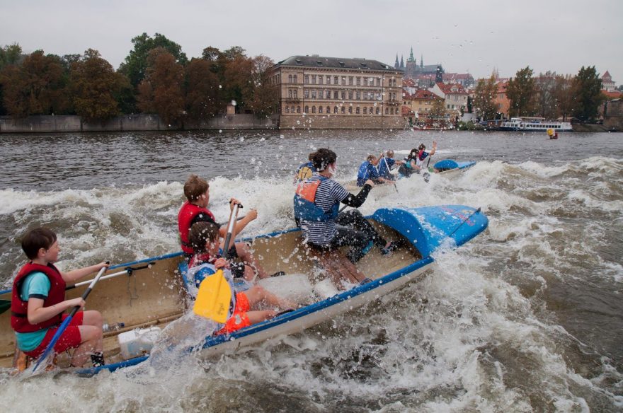 Napříč Prahou - přes tři jezy. Autor: Alena Wehle