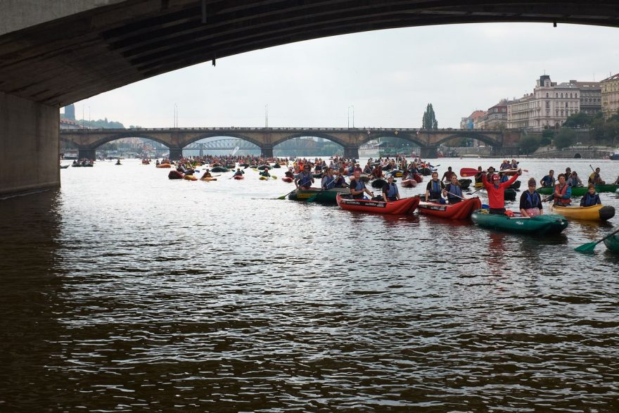 Napříč Prahou - přes tři jezy. Autor: Václav Štěpán