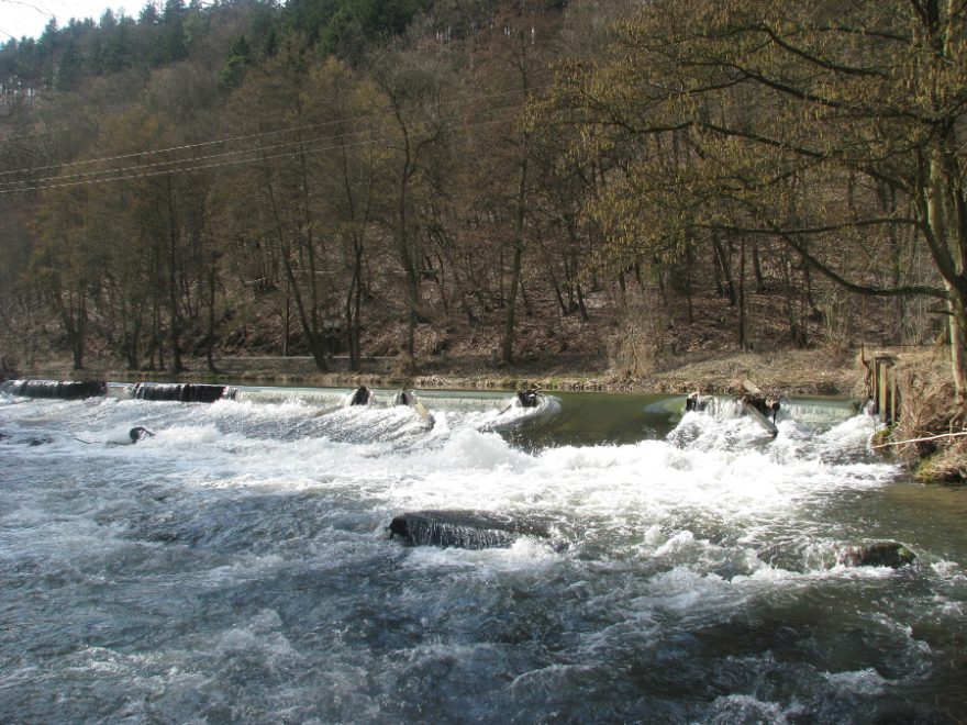 Papírenský jez ve Vlčici