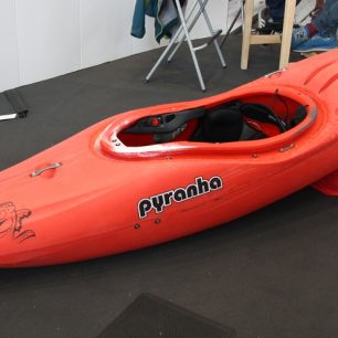 PYRANHA - prototyp 9R druhé generace