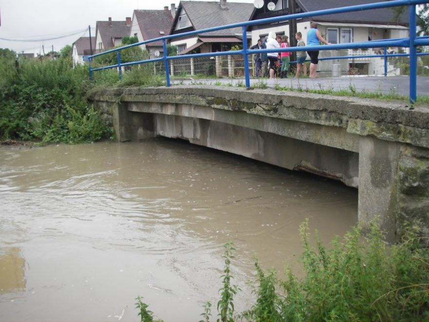 Klenice – odtud to půjde skoro až do Jizery