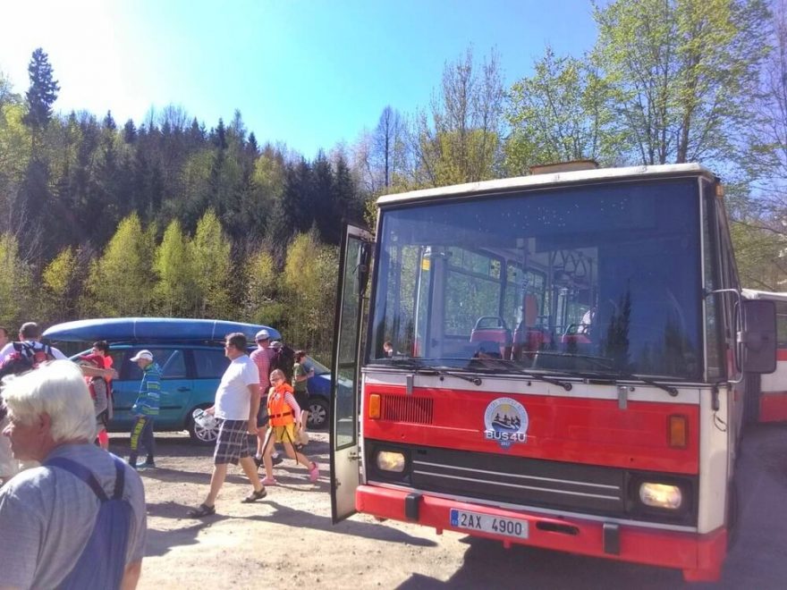 Ukončete nástup! Odjíždíme