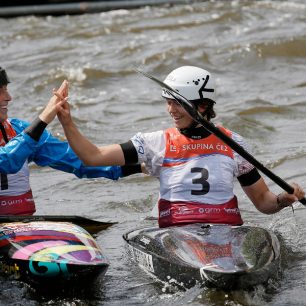 Kateřina Kudějová a Amálie Hilgertová / F: Martin Hladík, kanoe.cz
