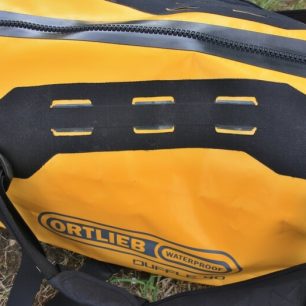 K bočnímu panelu lze připnout cokoliv vás napadne (a projde okem)