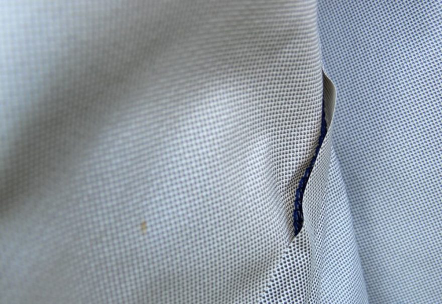 Ukázka odlepující se zažehlovací pásky