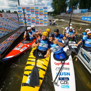 Posádky C2 v cíli / F: Jan Homolka, Martin Hladík