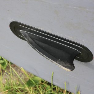 Přední i zadní flosničky jsou pevné