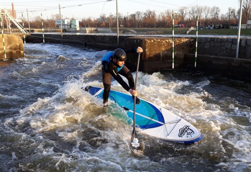 Pádlo TAMBO Scalpel, testování na kanále v Troji