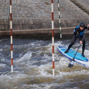 Pádlo TAMBO Scalpel, testování na kanále v Troji