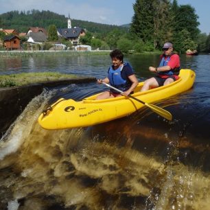 Skok do šlajsny na Vltavě / F: CK Povoda