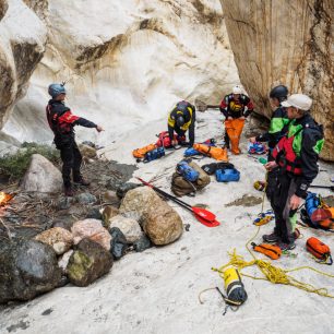 Pečlivé balení věcí je naší každodenní ranní rutinou. / F: Jakub „Kajman“ Šedivý