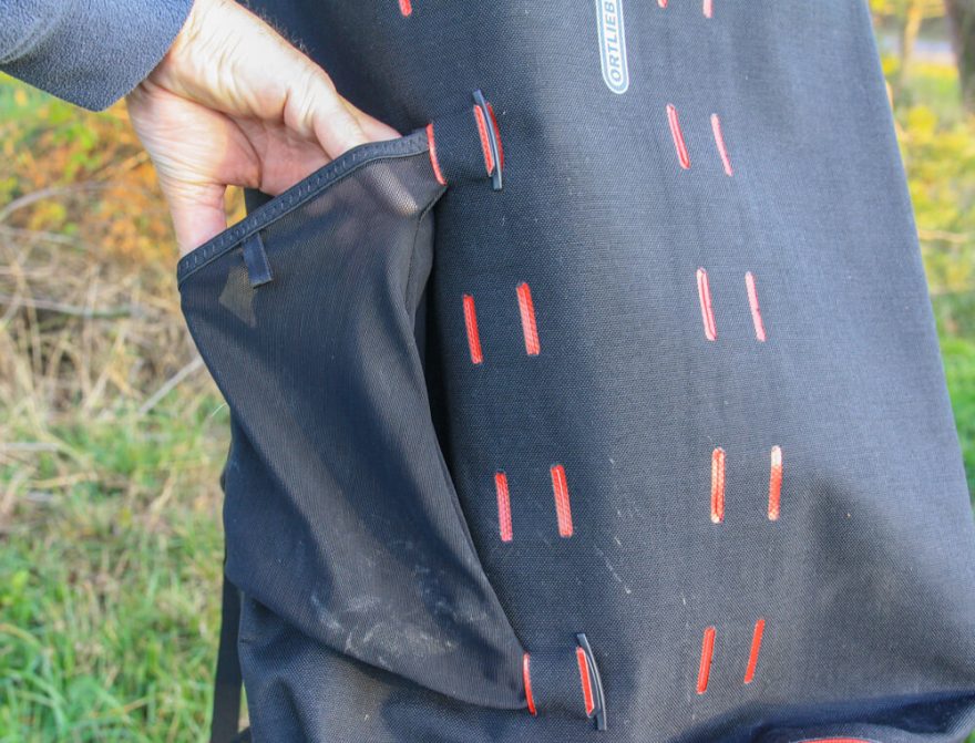 Přídavná síťovaná kapsa