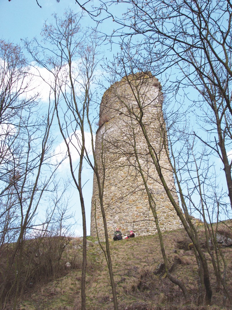 Zřícenina hradu nad Otaslavicemi, věž Hladomorna / F: Franta Prokeš