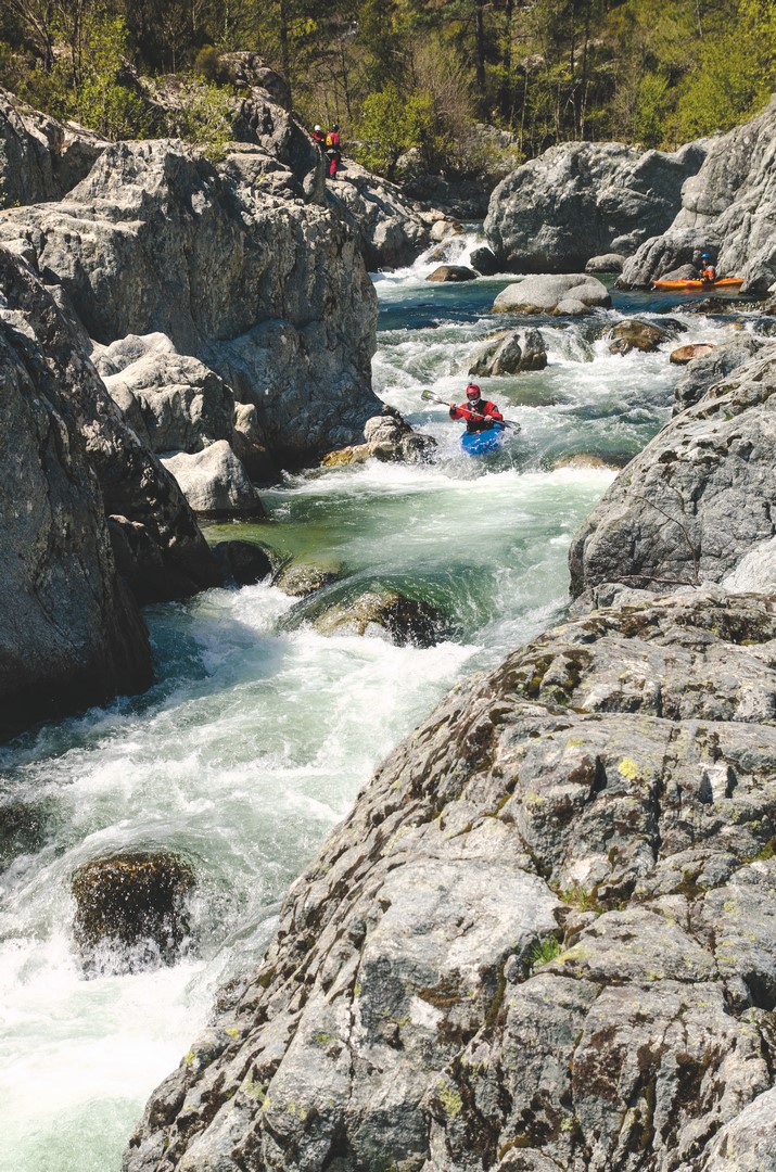 Fium Orbo - první peřeje po nasednutí, které charakterizují celý úsek / F: Jakub "Kajman" Šedivý