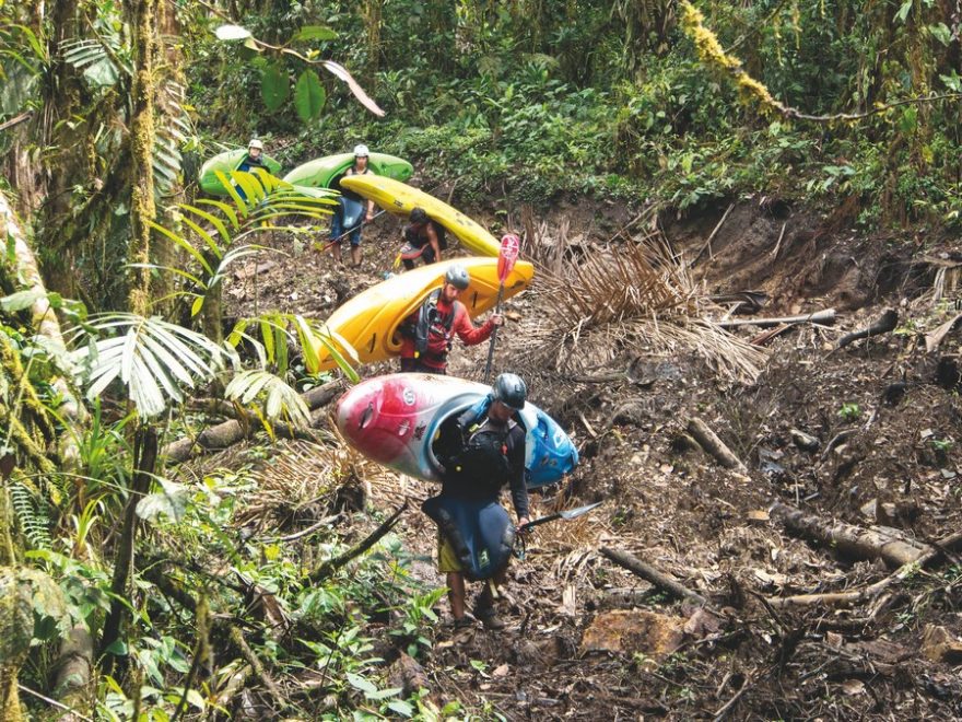 Cestou k řece jsme se často brodili bahnem / F: Jakub Šedivý