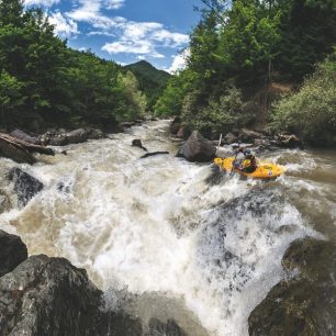 Typický charakter řeky Chvanitskali / F: David Sodomka