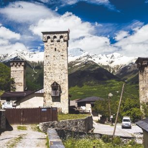 Typické strážní věže v Mestii / F: David Sodomka