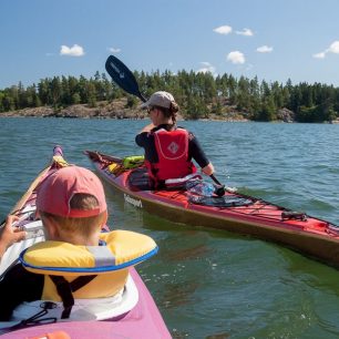 Děti to v kajaku náramně bavilo
