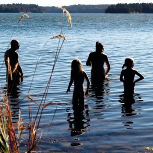 Rodinná koupel na Orlím ostrově