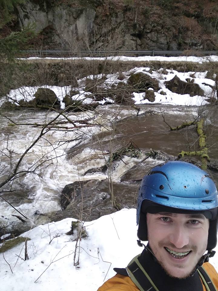 Přenášení stromu na rakouském Naarnu / F: Adam Olejár