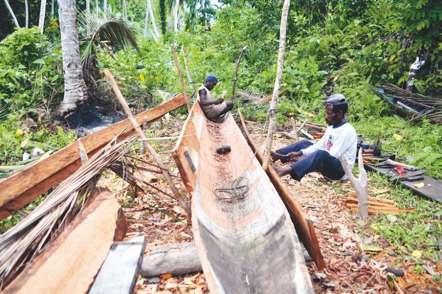 Tradiční výroba kanoí