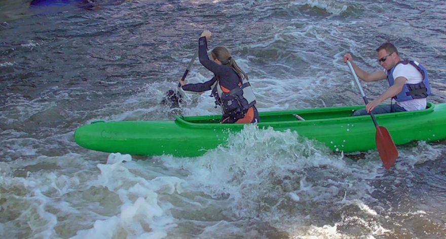 Nácvik ovládání kánoe v peřejích