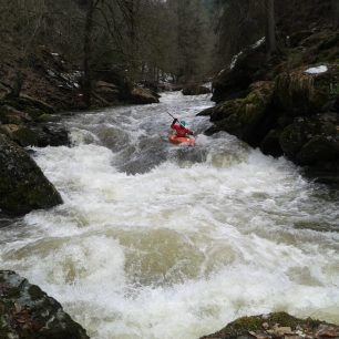 Užíváme si pohodové pádlování na jarní Kamenici / F: Petr Smítka