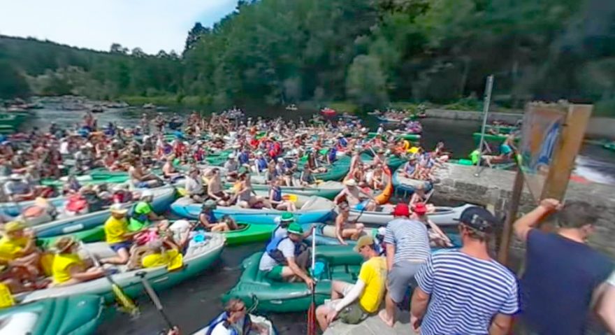 Zácpa před jezem Herbertov / F: irozhlas.cz