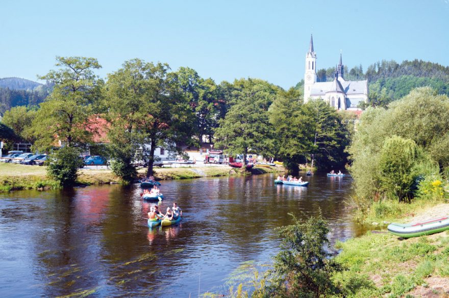 Vltava je oblíbená také díky množství historických památek nedaleko řeky / F: Jan "Šťovík" Šťovíček