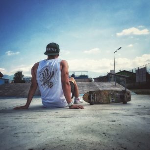 Malým bonusem cest za závoděním je i poznání různých míst. Najít si čas, vzít si prkno a jít se před závodem odreagovat do skateparku napříč světem, to by šlo / F: archiv Tomáše Raka, ČSK a HiKO SPORT