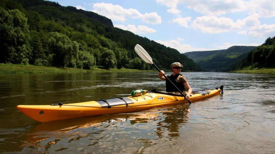 V Labském kaňonu řeka svižně teče a máte dostatek času kochat se okolím / F: www.enthusia.cz; archiv Petra Snížka