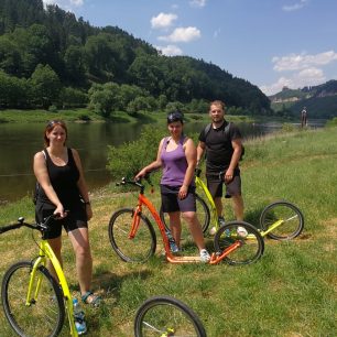 Po cyklostezce se dá dojet na koloběžkách zpět do Děčína / F: www.enthusia.cz; archiv Petra Snížka