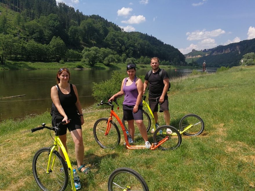 Po cyklostezce se dá dojet na koloběžkách zpět do Děčína / F: www.enthusia.cz; archiv Petra Snížka
