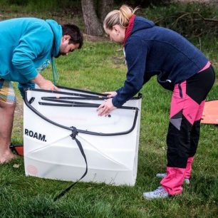 Už jen umístit oranžový kryt a máme složeno