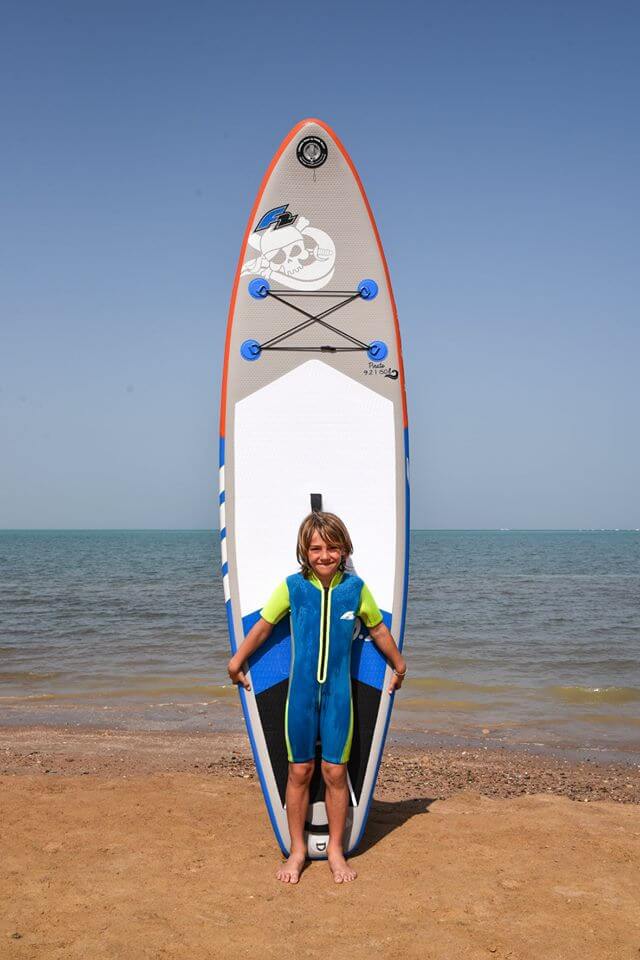 Malý paddleboardista