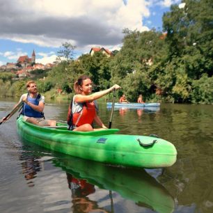 Těsně po vyplutí lze pozorovat úžasné historické stavby Znojma / F: Vodácké centrum Znojmo