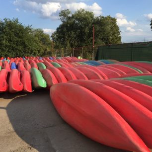 RampaSport půjčuje kanoe, rafty i kajaky a vše potřebné pro vodní turistiku / F: archiv RampaSport