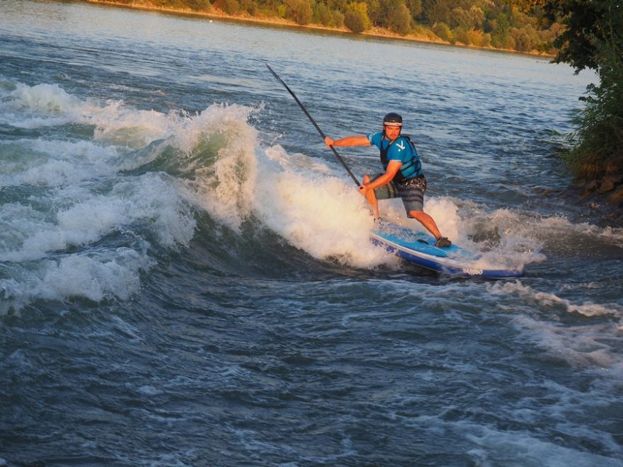 Nekonečné říční vlny / F: A. Bořil