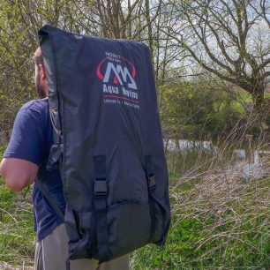 Kajak můžete pohodlně nosit v transportním vaku