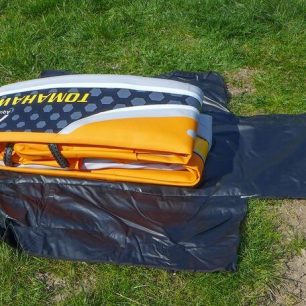 Uložení kajaku do transportního vaku