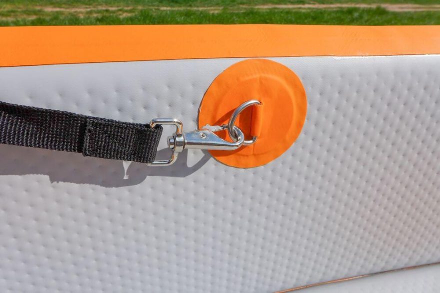 Detail uchycení zádové opěrky