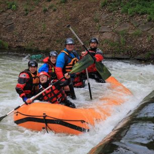 Od uvíznutí ve válci vás nezachrání ani raft / F: Petr Ptáček, www.raft.cz